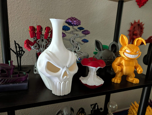 Vase crâne ( Par Deadmoon Designs )